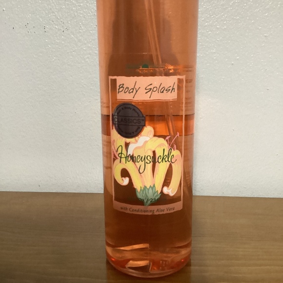 FULL NEW Rare Bath and Body Works ORIGINAL Honeysuckle Body Splash Spray - Picture 4 of 4